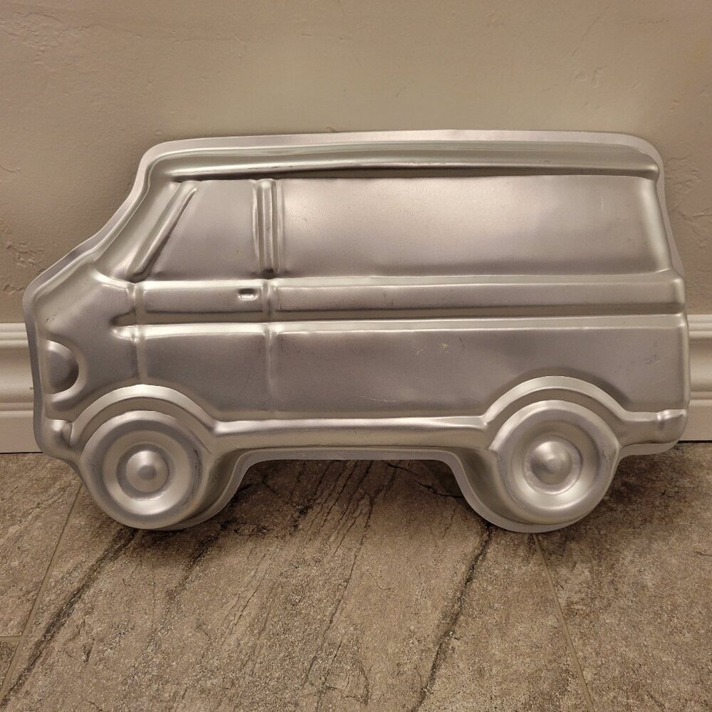Vintage 1978 Wilton Party Van Cake Pan 502-7652 Scooby Doo School Bus Ambulance
